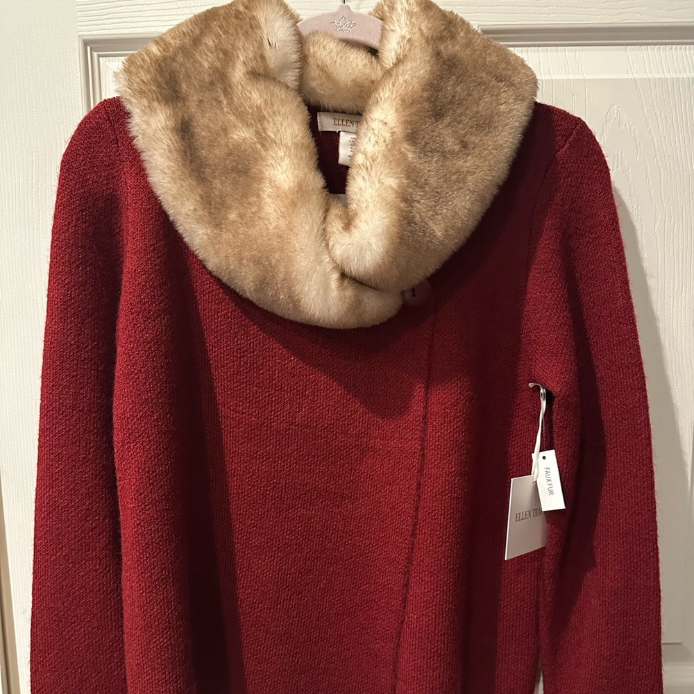 Ellen Tracy burgundy Sweater with removable faux fur collar